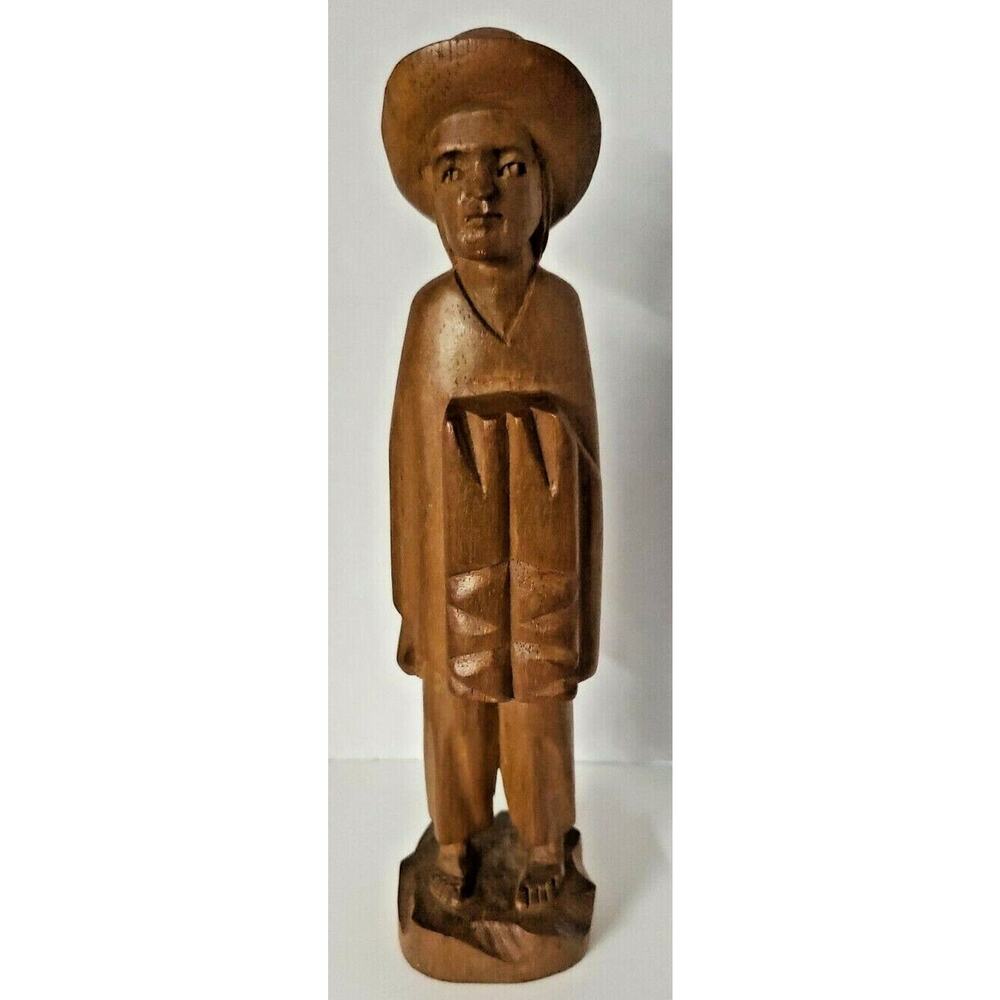 Vintage Man Figure Hand Carved Wood 7.5" Tall From Ecuador Very Nice Piece‎
